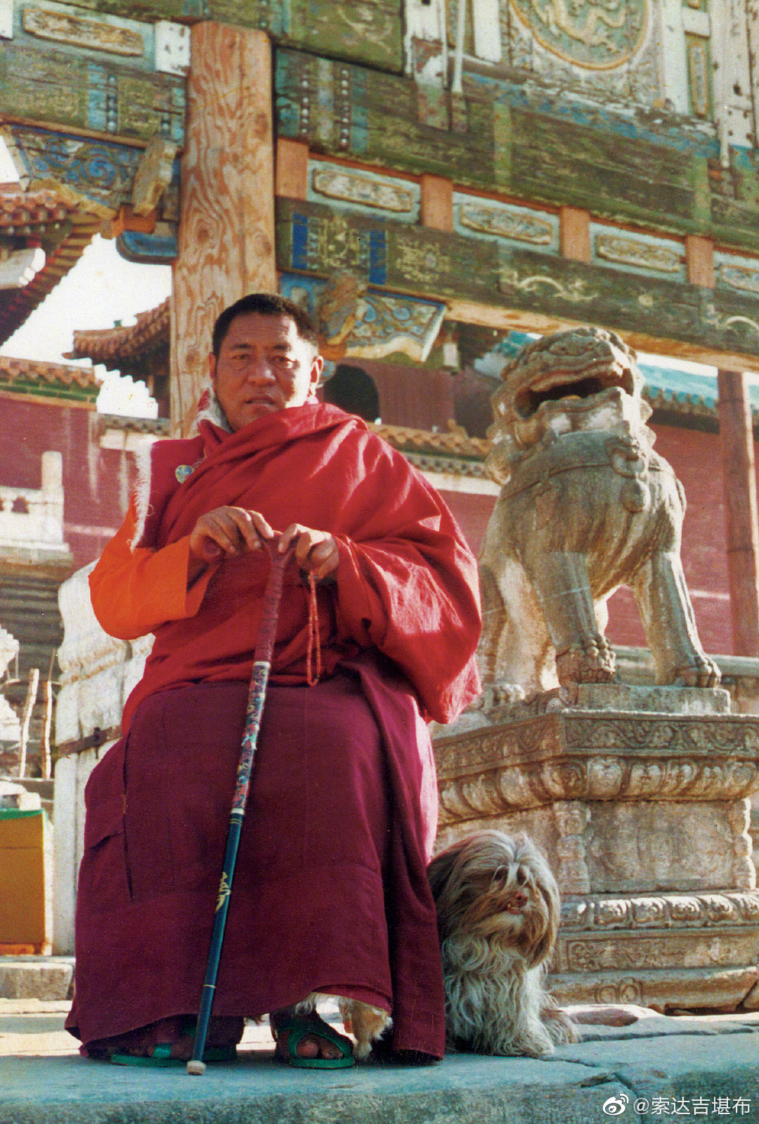 在佛法中，有两个要点必不可少：第一、清净的见解，尤其是相信因果的正见。如果没有它，就得不到善趣的安乐...